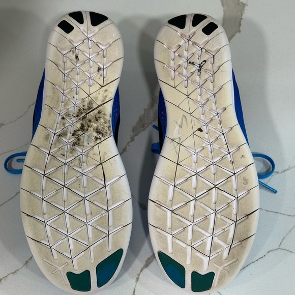 Nike Free RN. Women Size 5.5 Color Blue And Pink. - Picture 10 of 10